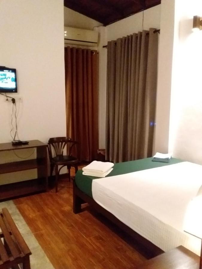 Forest Edge Villa Anuradhapura Phòng bức ảnh