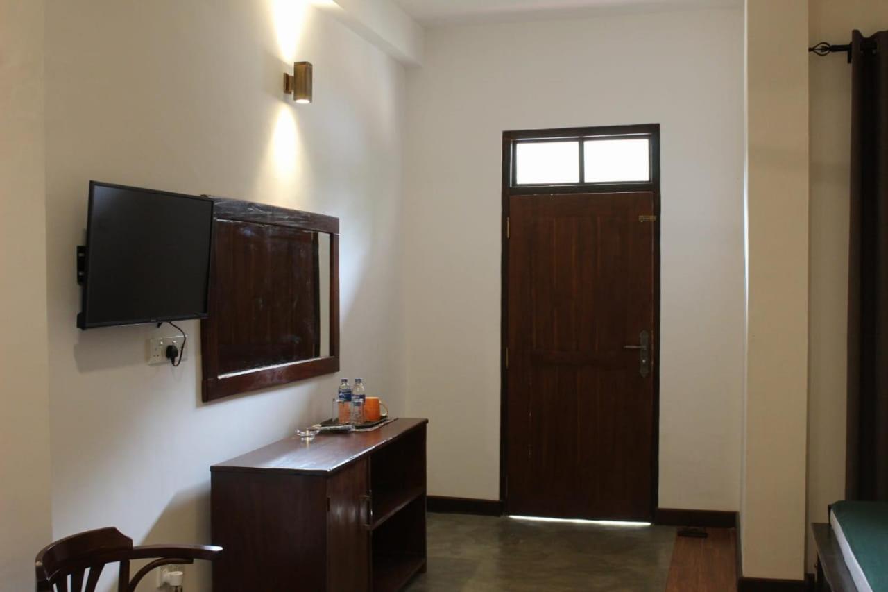 Forest Edge Villa Anuradhapura Ngoại thất bức ảnh